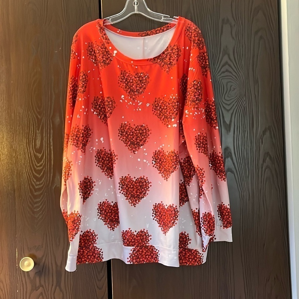 No Brand top with large hearts filled with small hearts. Size 5XL